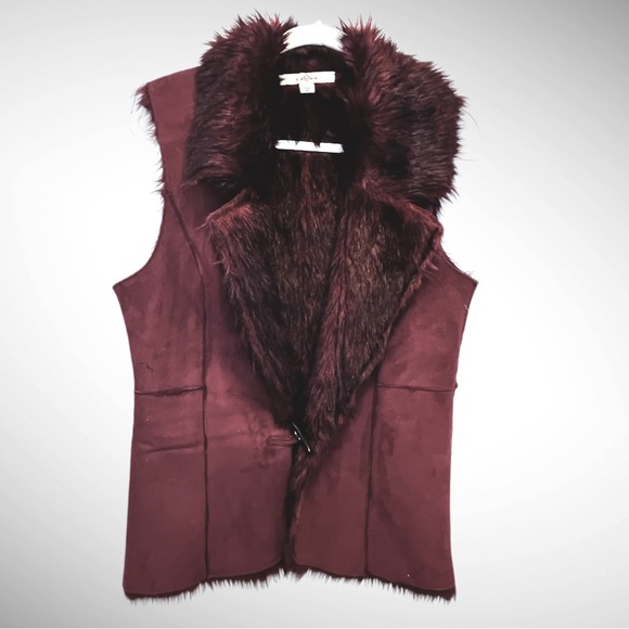 FEVER Faux Suede/ Fur Reversible Vest Maroon and Black women’s size small - Picture 2 of 8